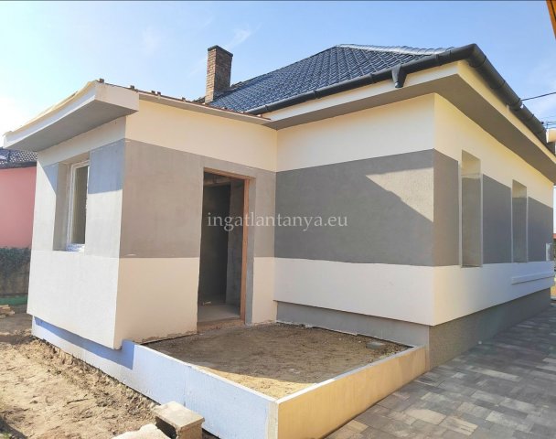 Eladó családi ház, Budapesten, XXI. kerületben 67.9 M Ft