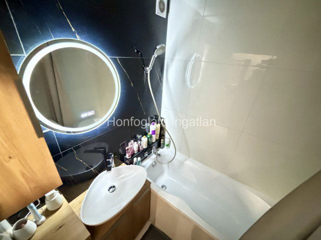 Eladó panellakás, Nyíregyházán 52.9 M Ft, 3 szobás