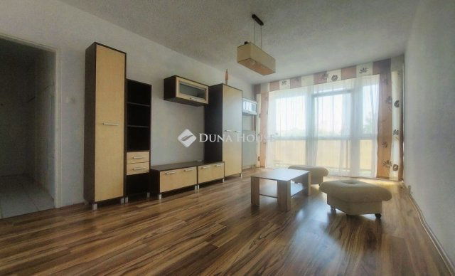 Eladó panellakás, Pécsett 45 M Ft, 2 szobás