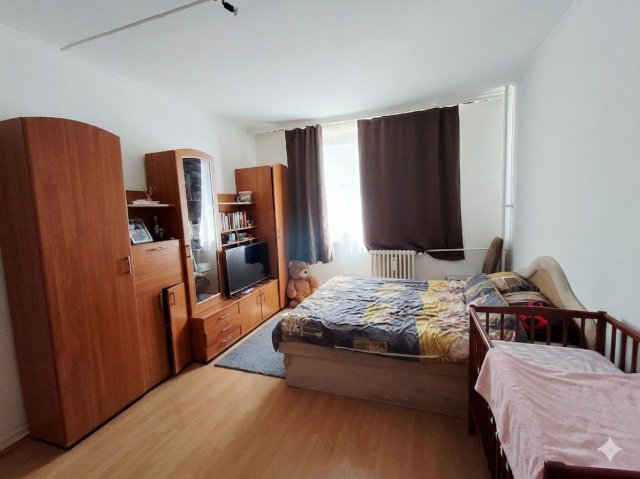 Eladó panellakás, Tatabányán 37.9 M Ft, 2 szobás
