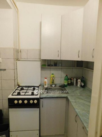 Eladó családi ház, Pécsett 299 M Ft, 9 szobás