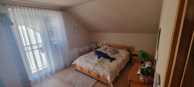 Eladó téglalakás, Esztergomban 56 M Ft, 4 szobás