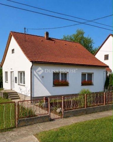 Eladó családi ház, Görcsönyben 53.9 M Ft, 4 szobás