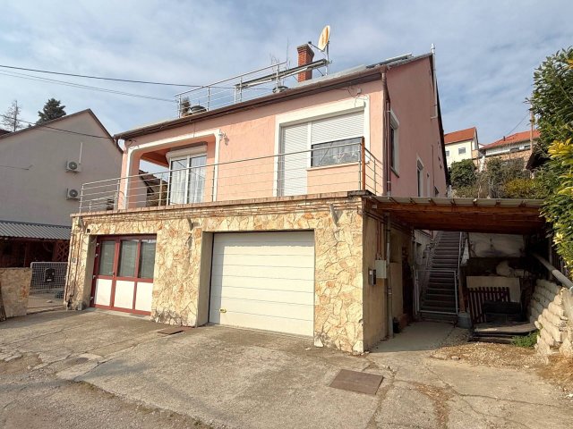 Eladó téglalakás, Pécsett 82.9 M Ft, 3 szobás