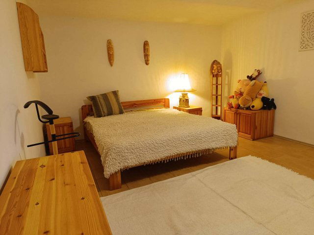 Kiadó téglalakás, albérlet, Pécsett 120 E Ft / hó, 1 szobás