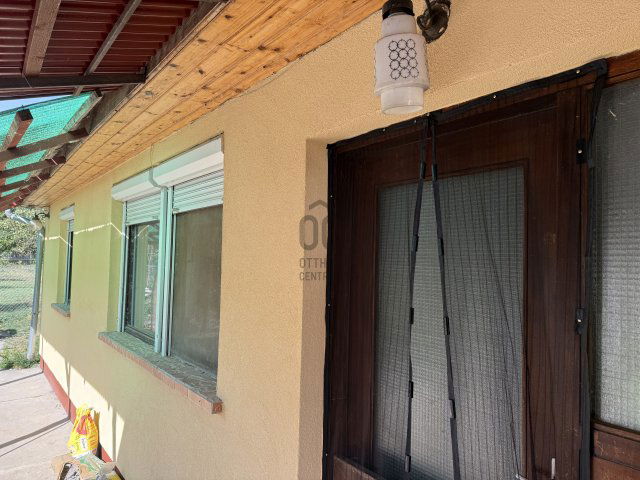 Eladó családi ház, Úrin 53.5 M Ft, 4 szobás