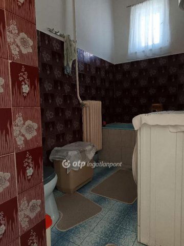 Eladó családi ház, Sárándon 32 M Ft, 2 szobás