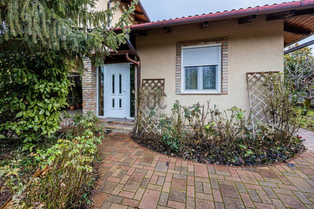 Eladó családi ház, Siófokon 219 M Ft, 5 szobás