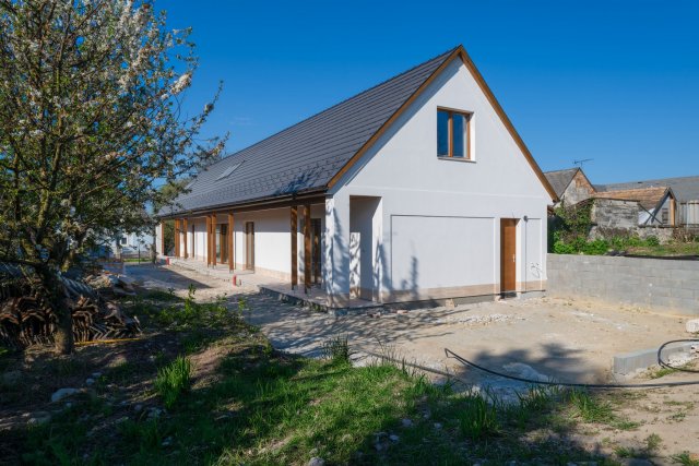 Eladó családi ház, Sóskúton 190 M Ft, 5 szobás