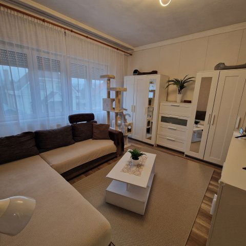 Eladó ikerház, Budapesten, XVIII. kerületben 98 M Ft, 2 szobás