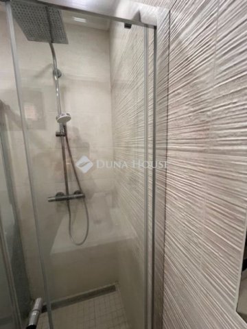 Eladó téglalakás, Kecskeméten 73.9 M Ft, 3 szobás