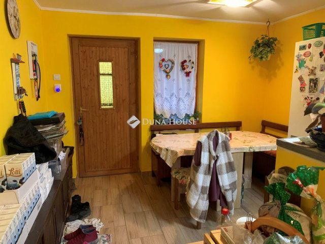 Eladó családi ház, Adonyban 48 M Ft, 4 szobás