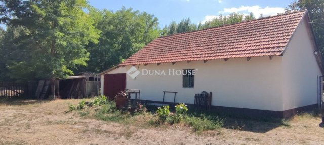 Eladó mezogazdasagi ingatlan, Cegléden 30 M Ft, 3 szobás