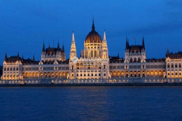 Eladó téglalakás, Budapesten, I. kerületben 239.4 M Ft, 3 szobás