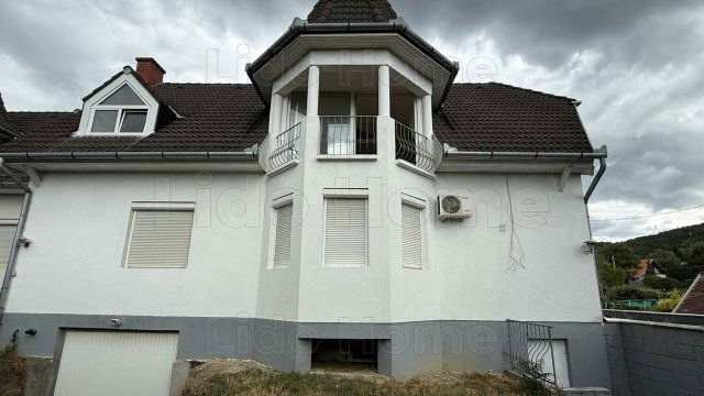 Eladó családi ház, Gyenesdiáson 125 M Ft, 7 szobás