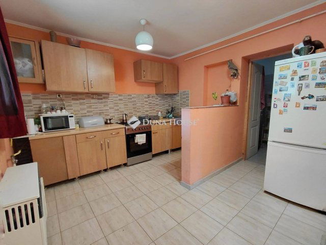 Eladó családi ház, Kajdacson 15 M Ft, 2 szobás