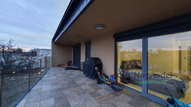 Kiadó téglalakás, albérlet, Debrecenben 650 E Ft / hó, 4 szobás