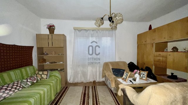 Eladó családi ház, Szekszárdon 33 M Ft, 3 szobás