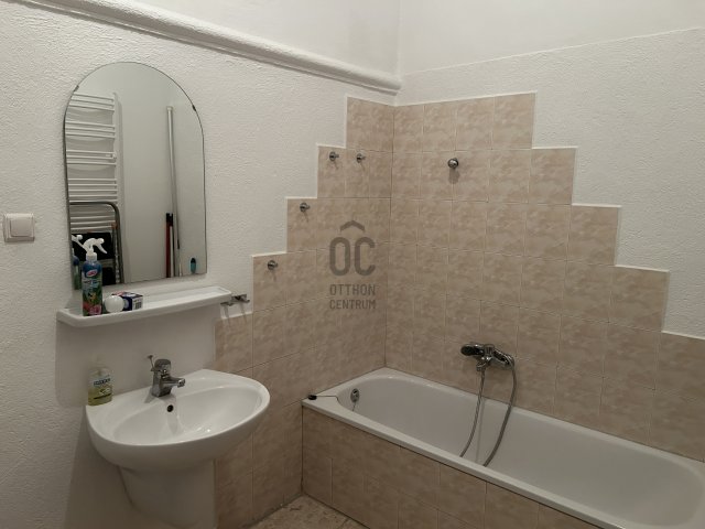 Eladó téglalakás, Pécsett 59.9 M Ft, 2 szobás