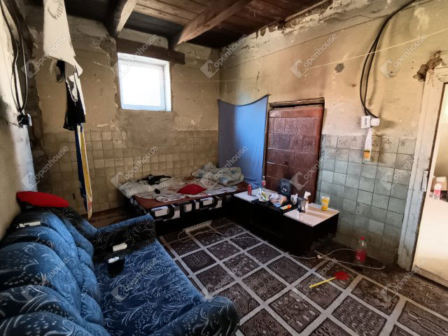 Eladó családi ház, Segesden 11.9 M Ft, 4 szobás