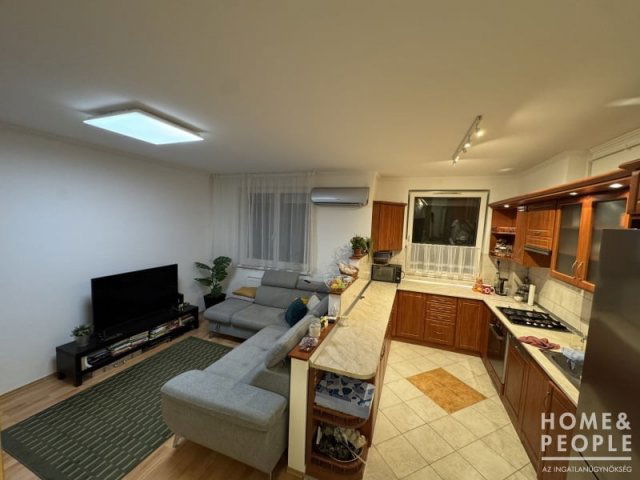 Eladó téglalakás, Szegeden 72.45 M Ft, 2 szobás