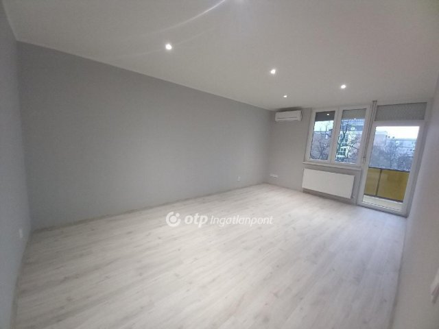 Eladó téglalakás, Debrecenben 62.9 M Ft, 2 szobás