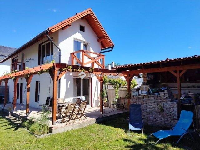 Eladó családi ház, Budapesten, XVI. kerületben 124.9 M Ft