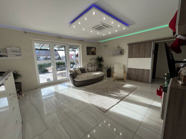 Eladó ikerház, Debrecenben 139 M Ft, 4 szobás