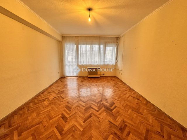 Eladó téglalakás, Zalaegerszegen 39.9 M Ft, 2 szobás