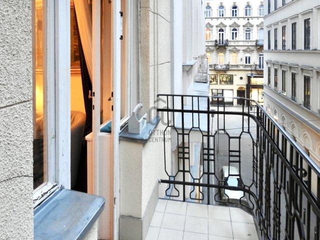 Eladó téglalakás, Budapesten, VI. kerületben 138.9 M Ft