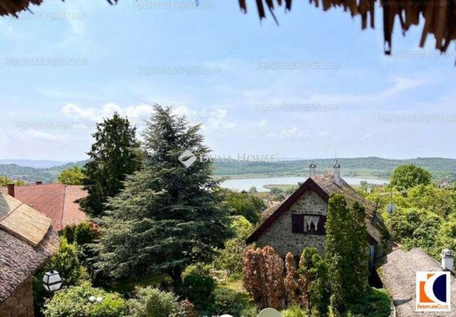 Kiadó családi ház, albérlet, Tihanyban 400 E Ft / hó, 5 szobás