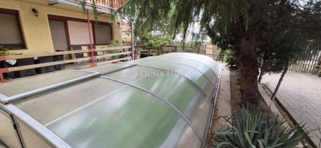 Eladó családi ház, Hódmezővásárhelyen 110 M Ft, 8 szobás