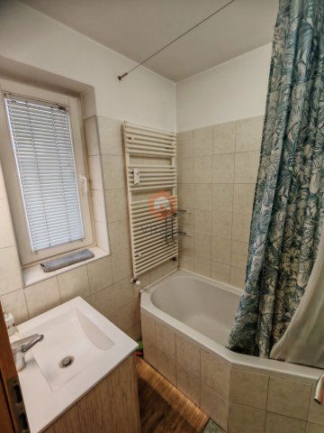 Kiadó téglalakás, albérlet, Pécsett 270 E Ft / hó, 3 szobás