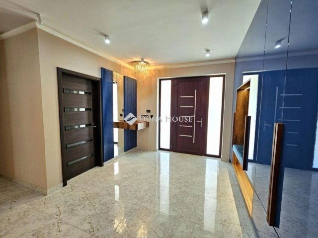 Eladó családi ház, Alsónémediben 229 M Ft, 5 szobás