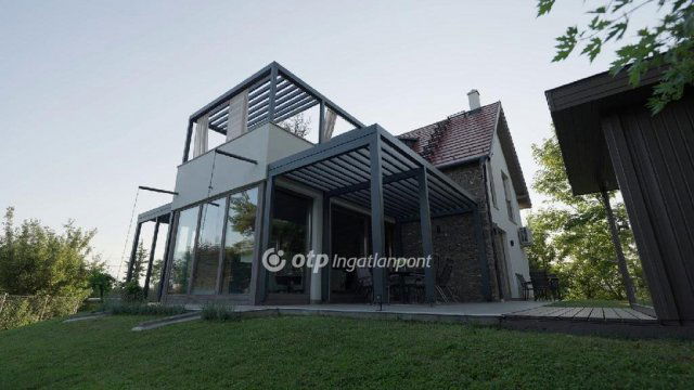 Eladó nyaraló, Tihanyban 499 M Ft, 6 szobás