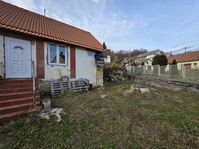 Eladó családi ház, Mánfán 19.9 M Ft, 2 szobás