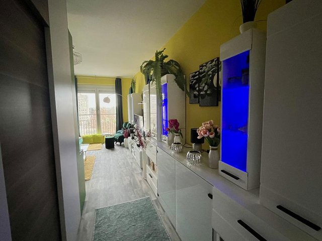 Eladó panellakás, Budapesten, III. kerületben 76.9 M Ft