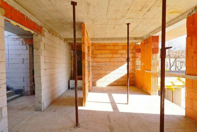 Eladó téglalakás, Szegeden 38.197 M Ft, 1 szobás