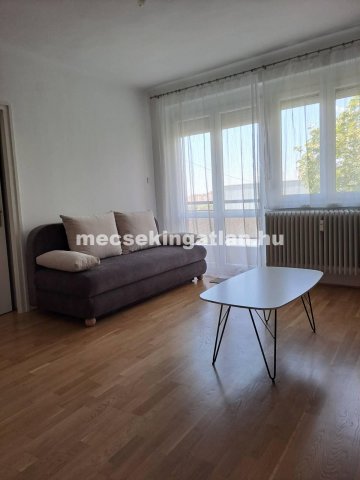Kiadó téglalakás, albérlet, Pécsett 190 E Ft / hó, 2 szobás