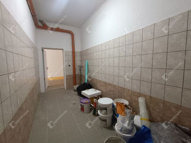 Eladó téglalakás, Sopronban 110 M Ft, 5 szobás