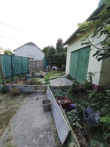 Eladó családi ház, Dombóváron 27.75 M Ft, 3 szobás