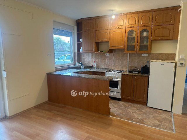 Eladó téglalakás, Szentlőrincen 45 M Ft, 1+2 szobás