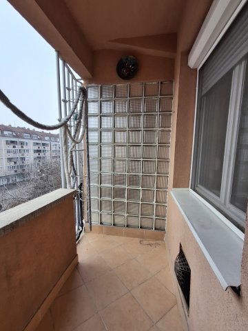 Eladó téglalakás, Szolnokon, Kossuth téren 36.9 M Ft, 2 szobás