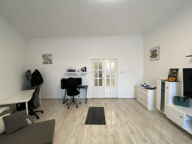 Eladó téglalakás, Budapesten, VI. kerületben 235 M Ft, 3 szobás