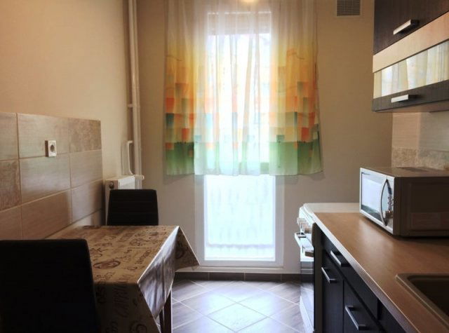 Kiadó panellakás, albérlet, Pécsett, Stadion utcában, 2 szobás