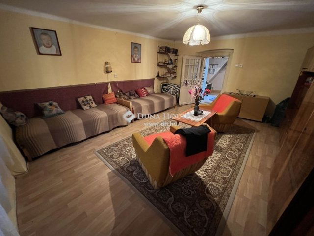 Eladó családi ház, Zámolyon 22 M Ft, 2 szobás