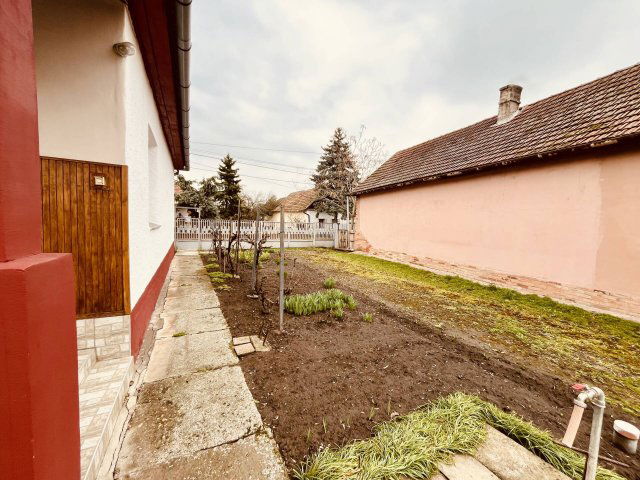 Eladó családi ház, Jászladányon 12.9 M Ft, 3 szobás