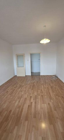 Eladó téglalakás, Dunaújvárosban 32.9 M Ft, 2 szobás