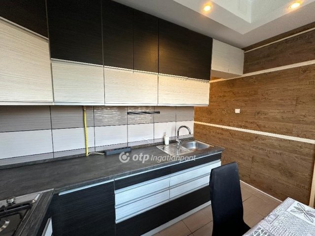 Eladó panellakás, Nyíregyházán 53 M Ft, 1+2 szobás