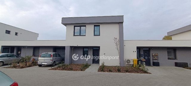 Eladó sorház, Ajkán 79 M Ft, 1+3 szobás / költözzbe.hu